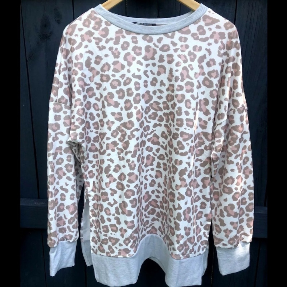 Shein Leopard Print Split Hem Drop Shoulder Top Sm - image 1
